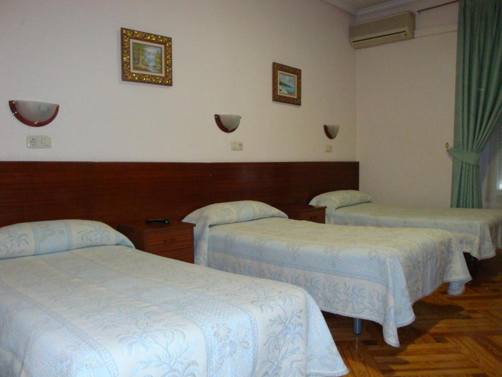 Hostal Zamora Madrid Room photo