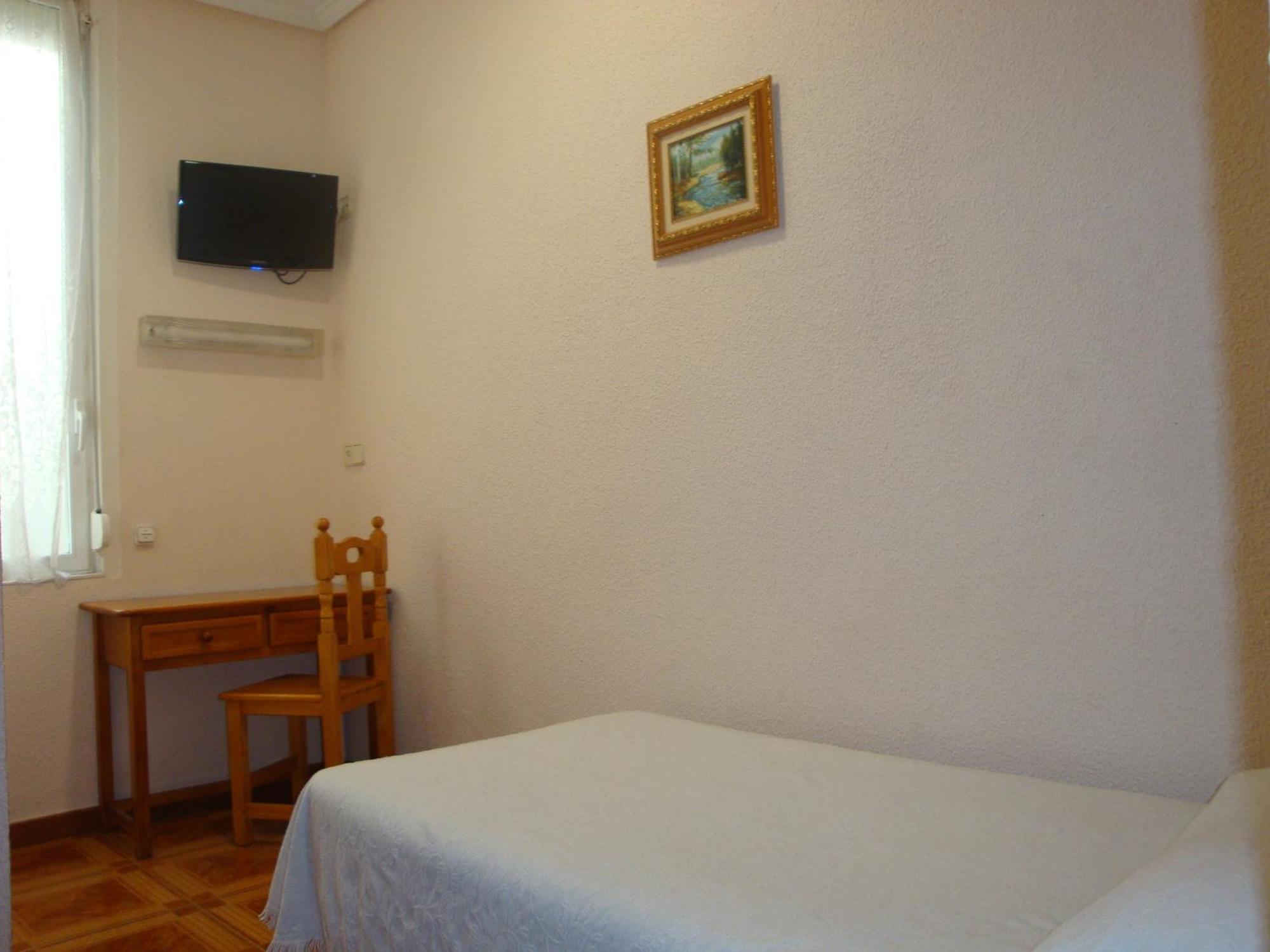 Hostal Zamora Madrid Exterior photo