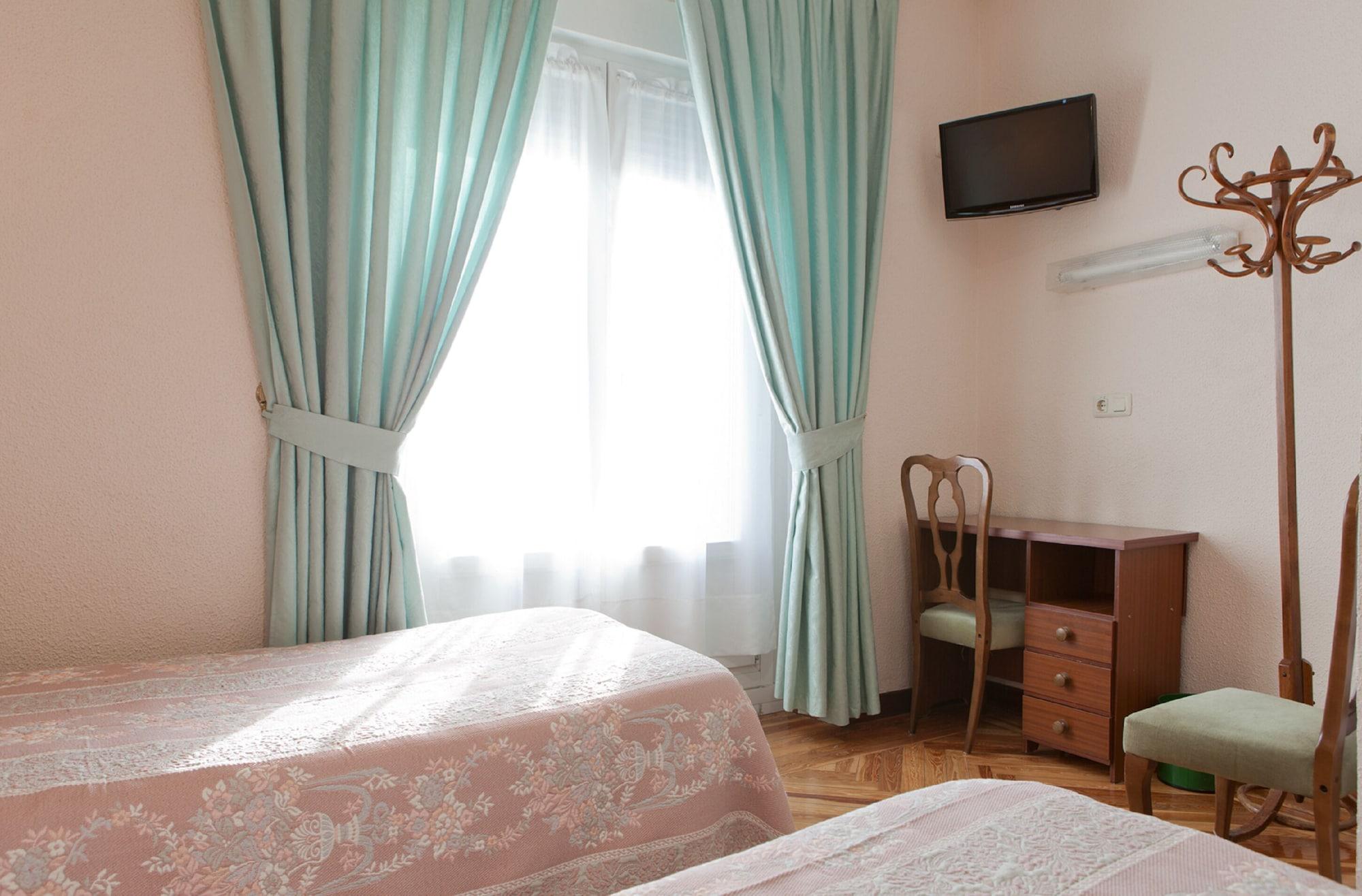 Hostal Zamora Madrid Exterior photo