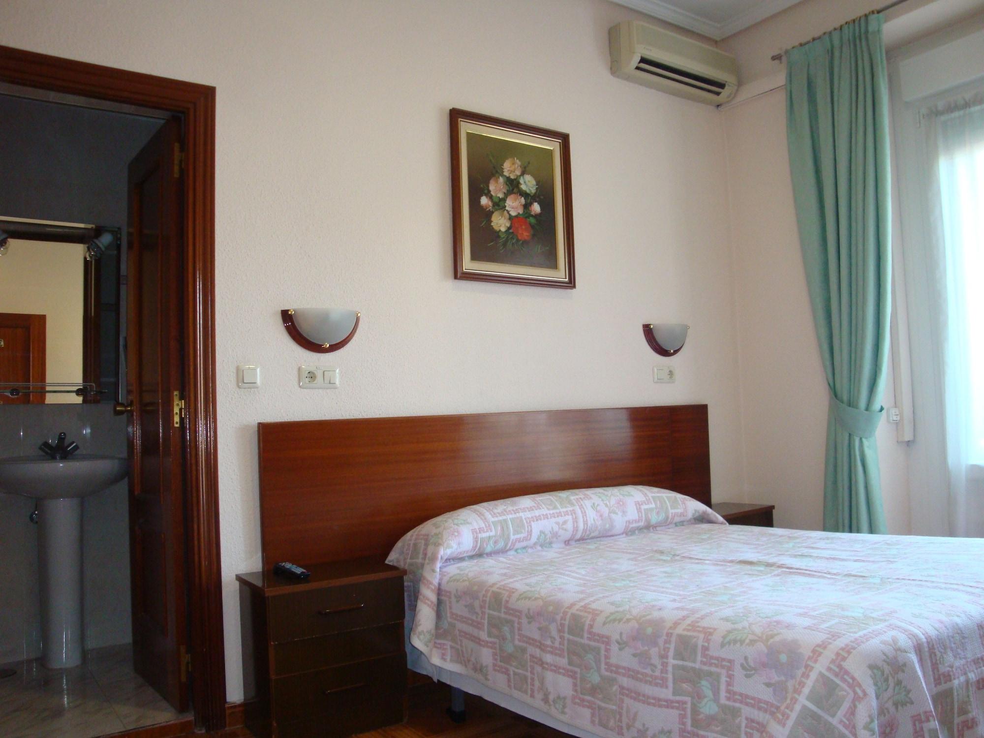 Hostal Zamora Madrid Exterior photo