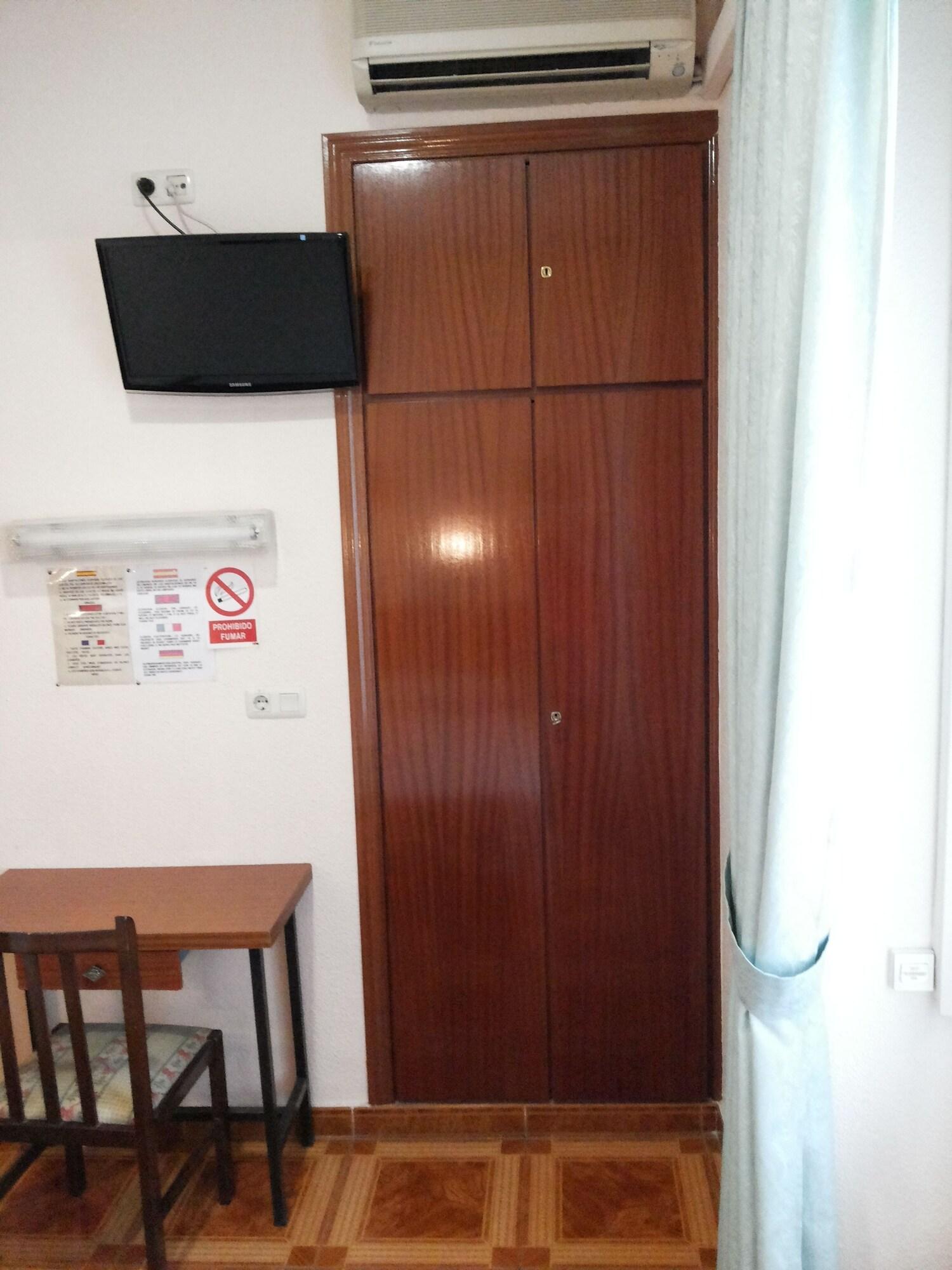Hostal Zamora Madrid Exterior photo