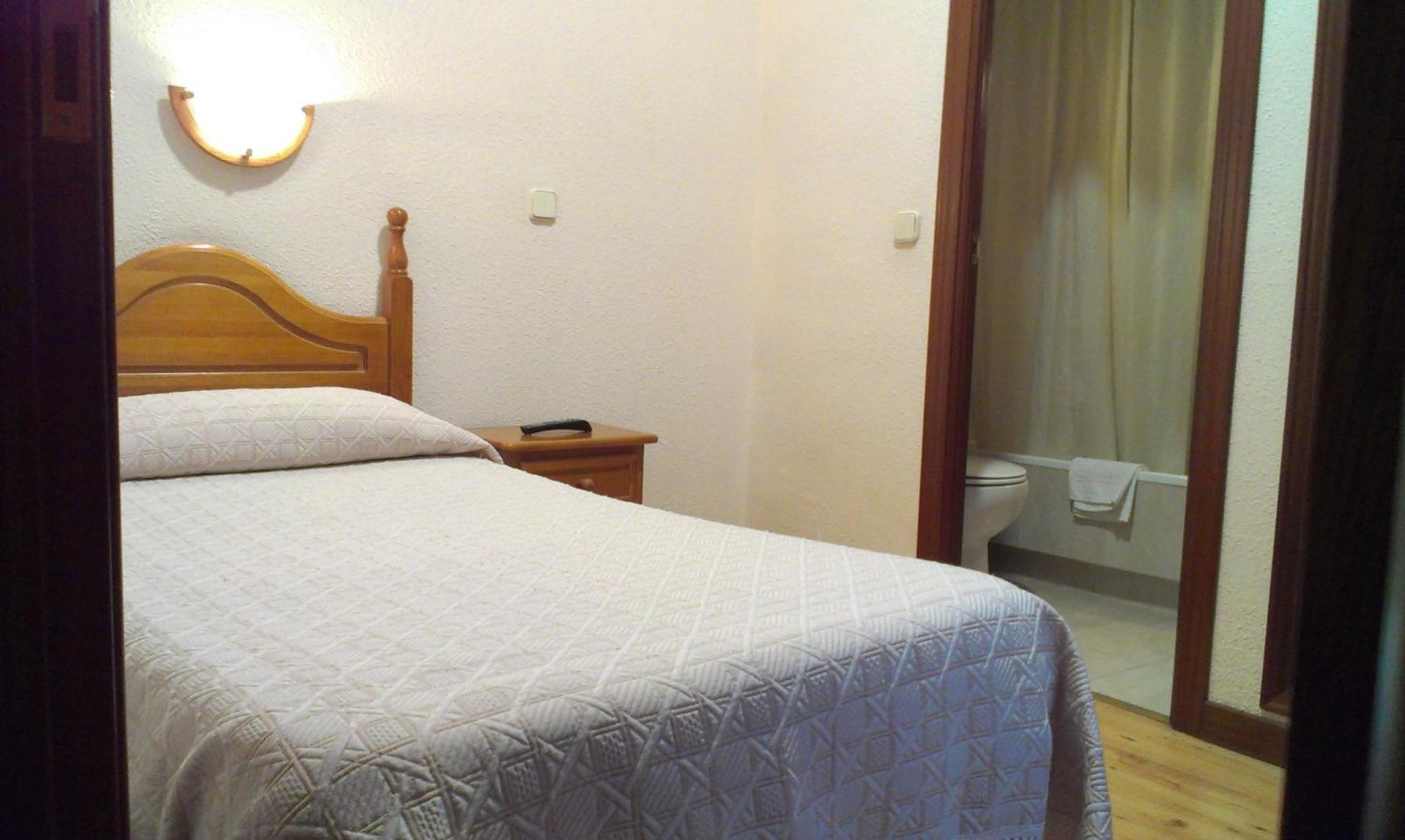 Hostal Zamora Madrid Exterior photo