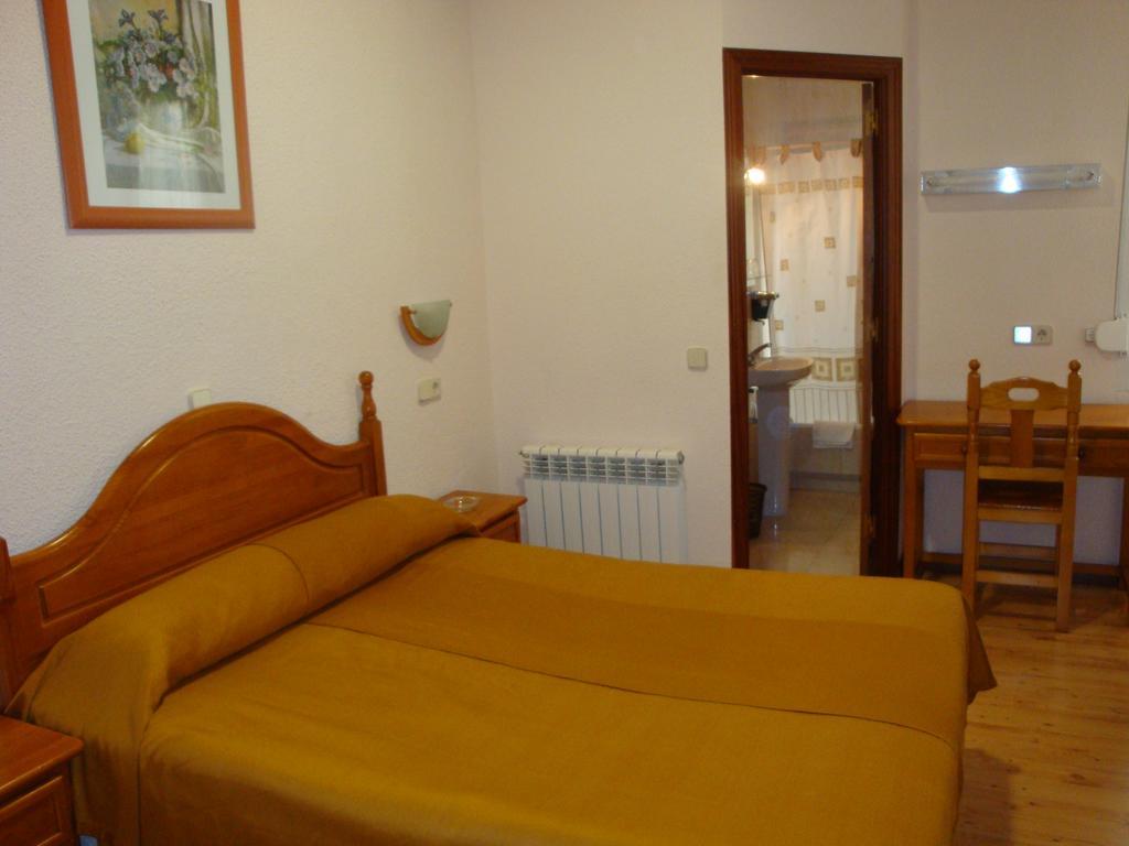 Hostal Zamora Madrid Exterior photo